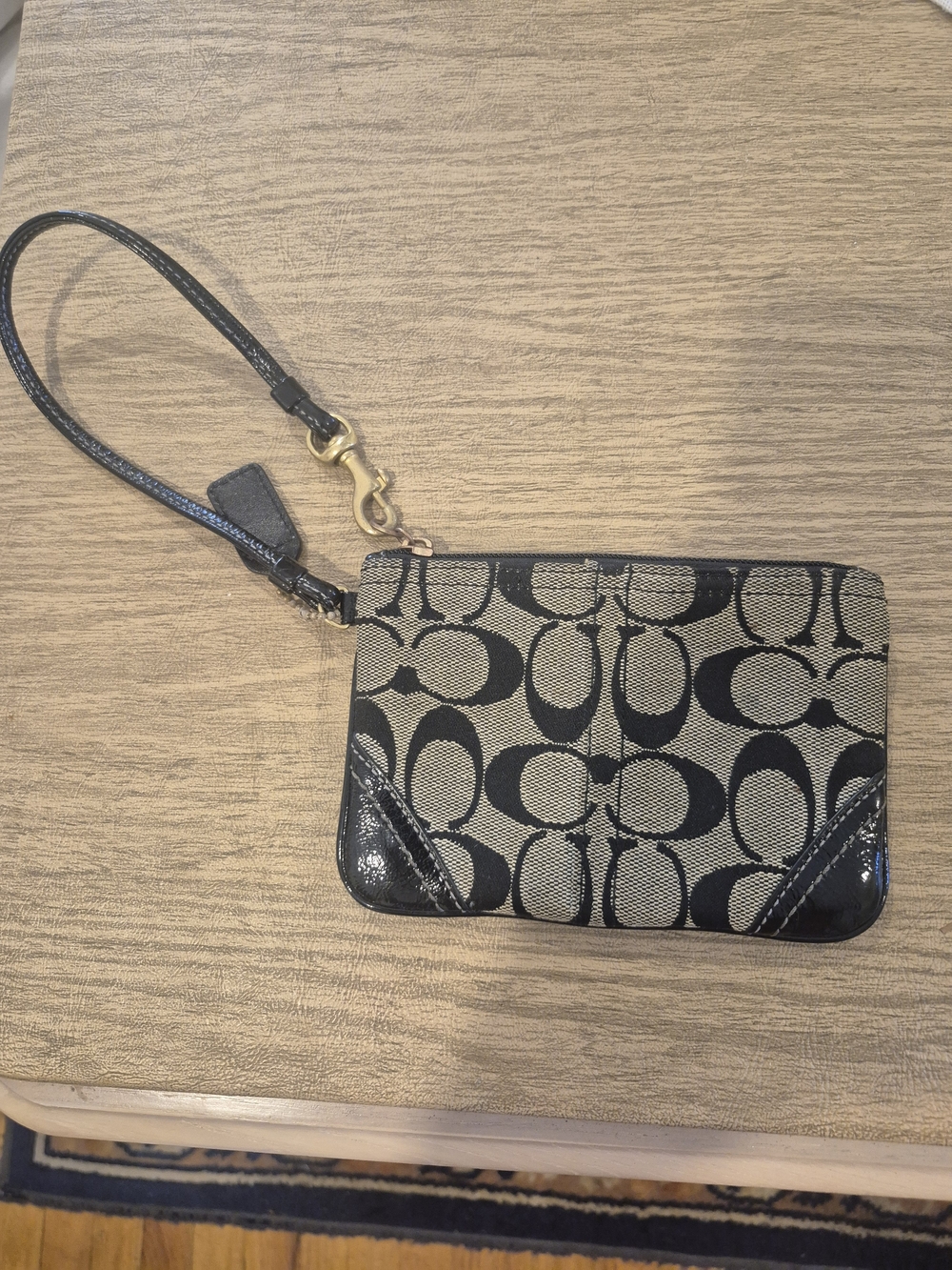 Coach Signature Canvas Wristlet - Black/Tan
